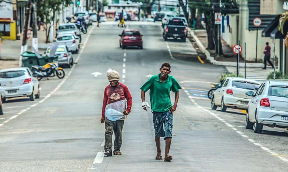 Ministério Público do Acre Reitera Pedido para Melhorar Alimentação e Água para População em Situação de Rua Imagem do artigo