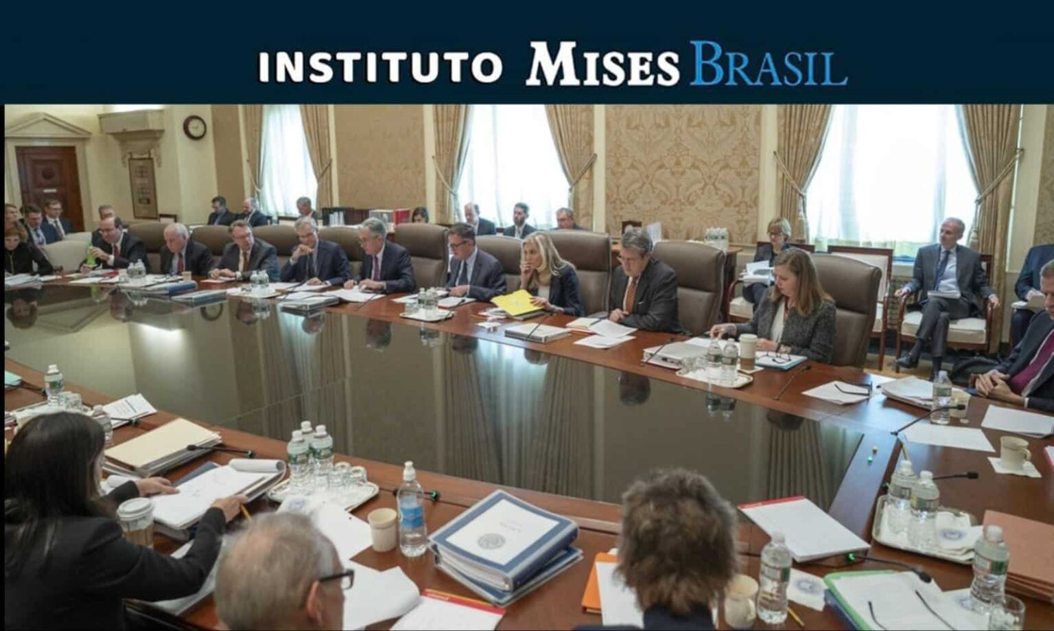 Política Monetária: Expansionista ou Contracionista? Entenda as Diferenças Imagem do artigo