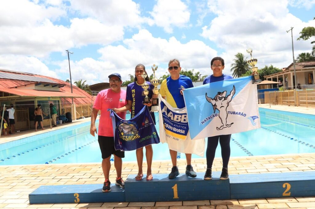 Acreano de Natação Conquista Título da AABB e Quebra Recordes Com Luiz Antônio Jerônimo e Joaquin As