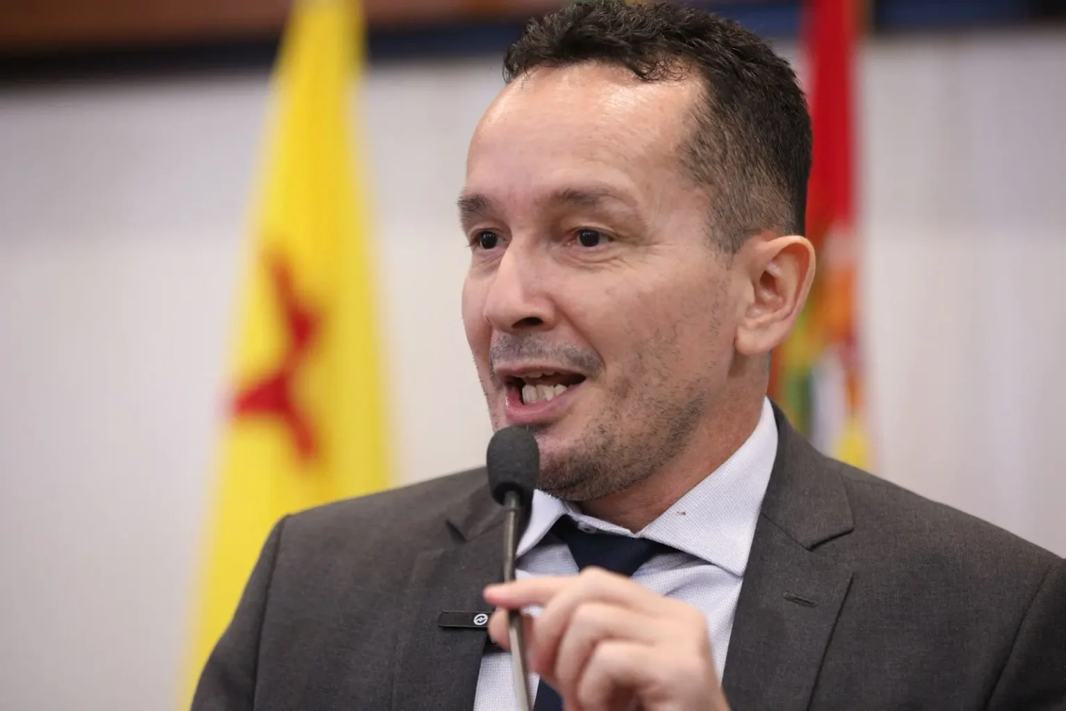 Debate sobre Loteria na Aleac: Adailton Cobra Recursos para Saúde e Educação Imagem do artigo