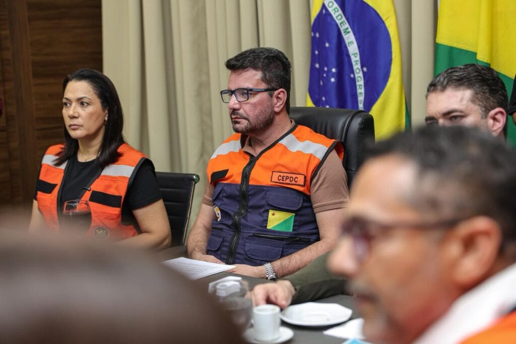 Governador Gladson Camelí e Vice Mailza Assis Reúnem Autoridades para Enfrentar Impactos das Chuvas