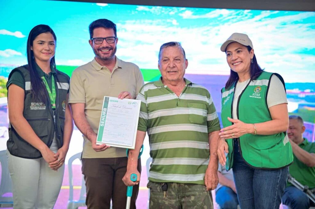 Governo do Acre Entrega Títulos de Propriedade e Inicia Construção da Nova Sede da Ageac