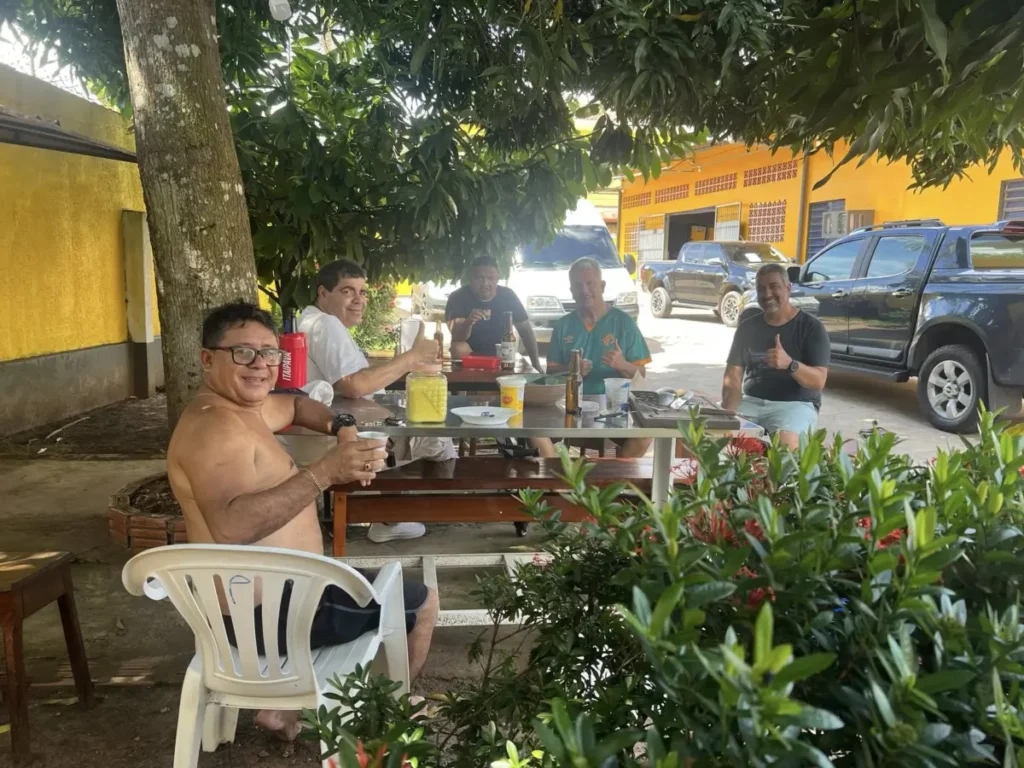 Senador Sérgio Petecão faz balanço e celebra reúniao no Mangueiras Bar