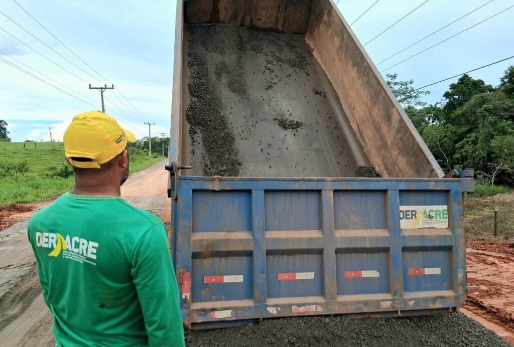 Drenagem na Rodovia AC-10: Obras Concluídas em Porto Acre Drenagem na Rodovia AC-10: Obras Concluídas em Porto Acre