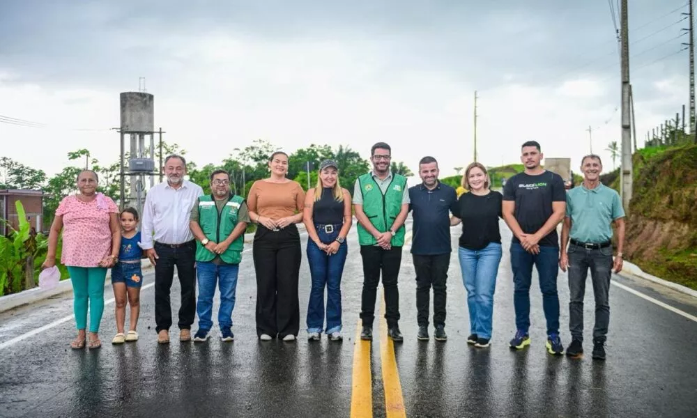 Gladson Entrega Pavimentação e Melhora Mobilidade em Tarauacá: Um Marco para o Acre Gladson Entrega Pavimentação e Melhora Mobilidade em Tarauacá: Um Marco para o Acre