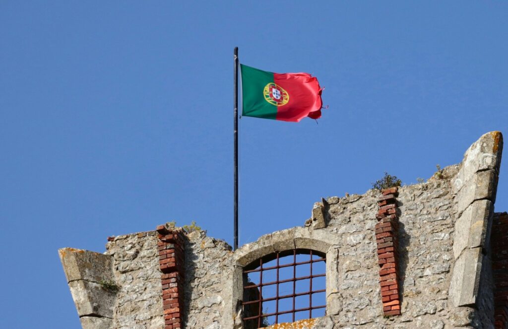 O Retrocesso Democrático na Política Migratória em Portugal: Um Alerta Necessário O Retrocesso Democrático na Política Migratória em Portugal: Um Alerta Necessário