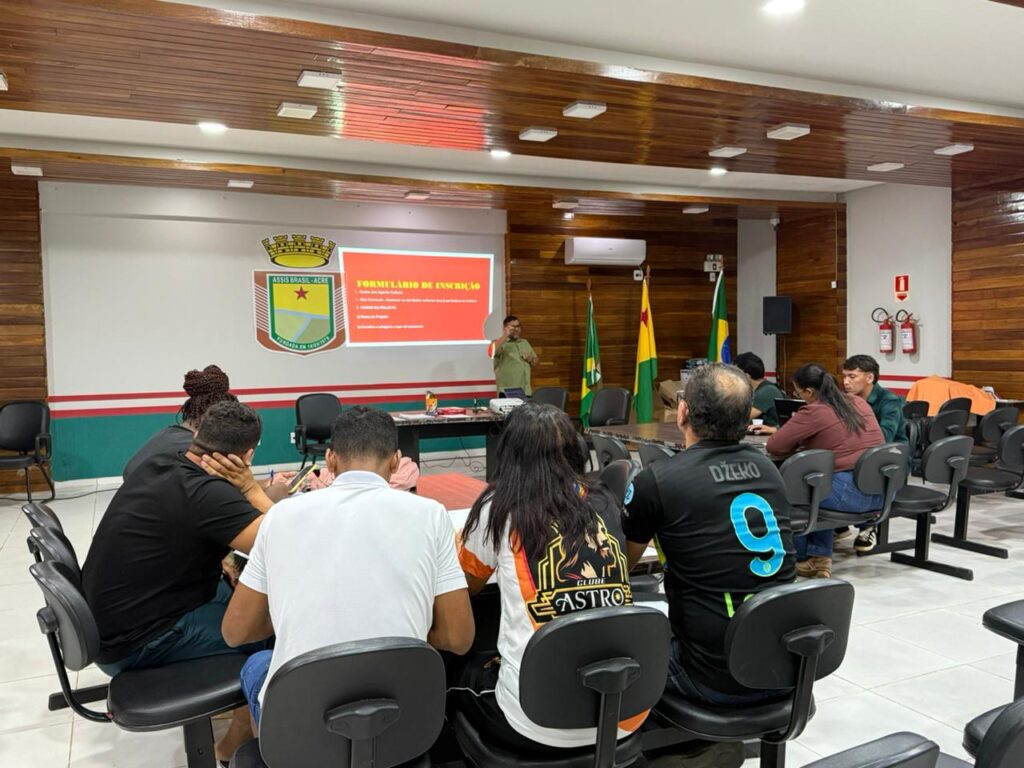 Oficina de Projetos Culturais em Assis Brasil: Impulsionando a Cultura Local Oficina de Projetos Culturais em Assis Brasil: Impulsionando a Cultura Local