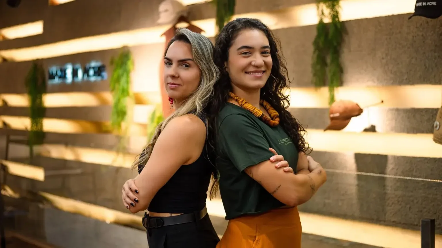 Orgulho Acreano: Amigas Transformam Piadas em Marca Sustentável e Cultural Orgulho Acreano: Amigas Transformam Piadas em Marca Sustentável e Cultural