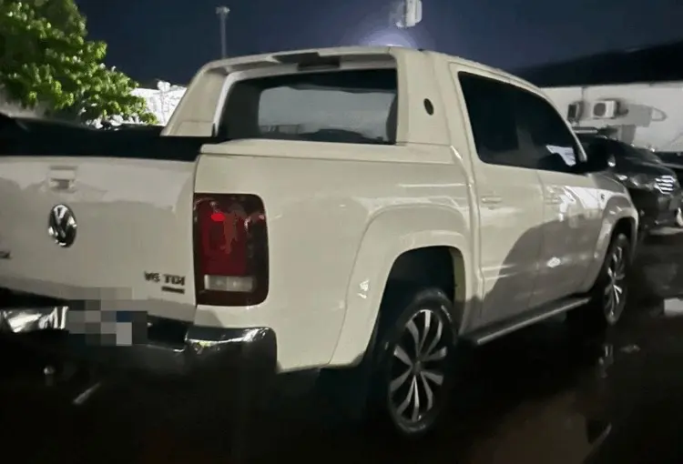 Polícia Civil do Acre Apreende Caminhonete em Operação Contra Desvio de Medicamentos Polícia Civil do Acre Apreende Caminhonete em Operação Contra Desvio de Medicamentos