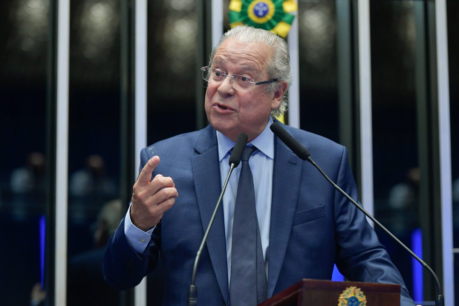 Retorno de Figurões da Política Brasileira: Olho nas Eleições de 2026 Retorno de Figurões da Política Brasileira: Olho nas Eleições de 2026