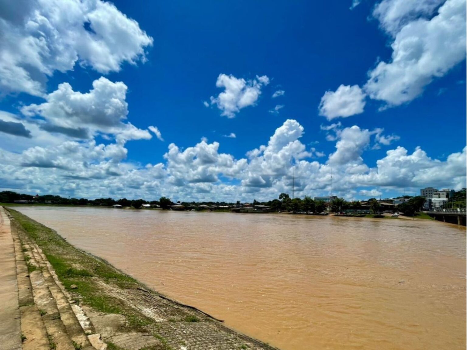 Rio Acre Registra Recuo de 40 Centímetros em 24 Horas e Continua Vazando em Rio Branco