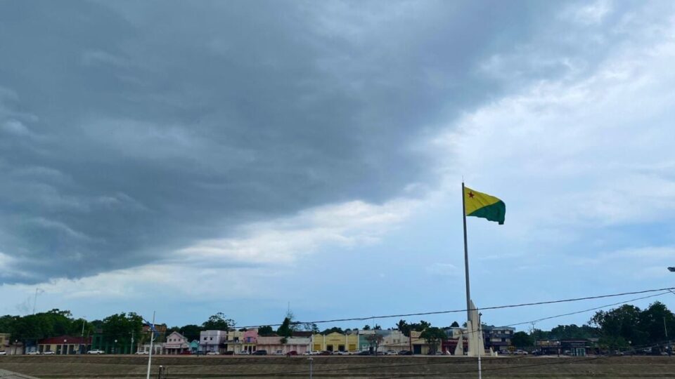Acre em Estado de Atenção: Alerta de Chuvas Intensas e Ventos Fortes Acre em Estado de Atenção: Alerta de Chuvas Intensas e Ventos Fortes