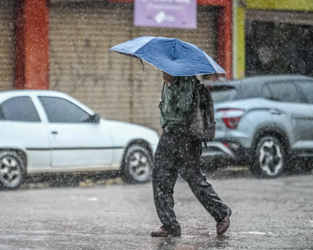 Acre Sob Alerta: Chuvas Intensificadas e Ventos Fortes à Vista