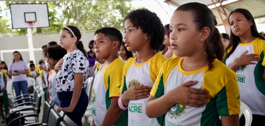 Ano letivo no Acre: 125 mil alunos em quase 600 escolas e expansão do ensino integral