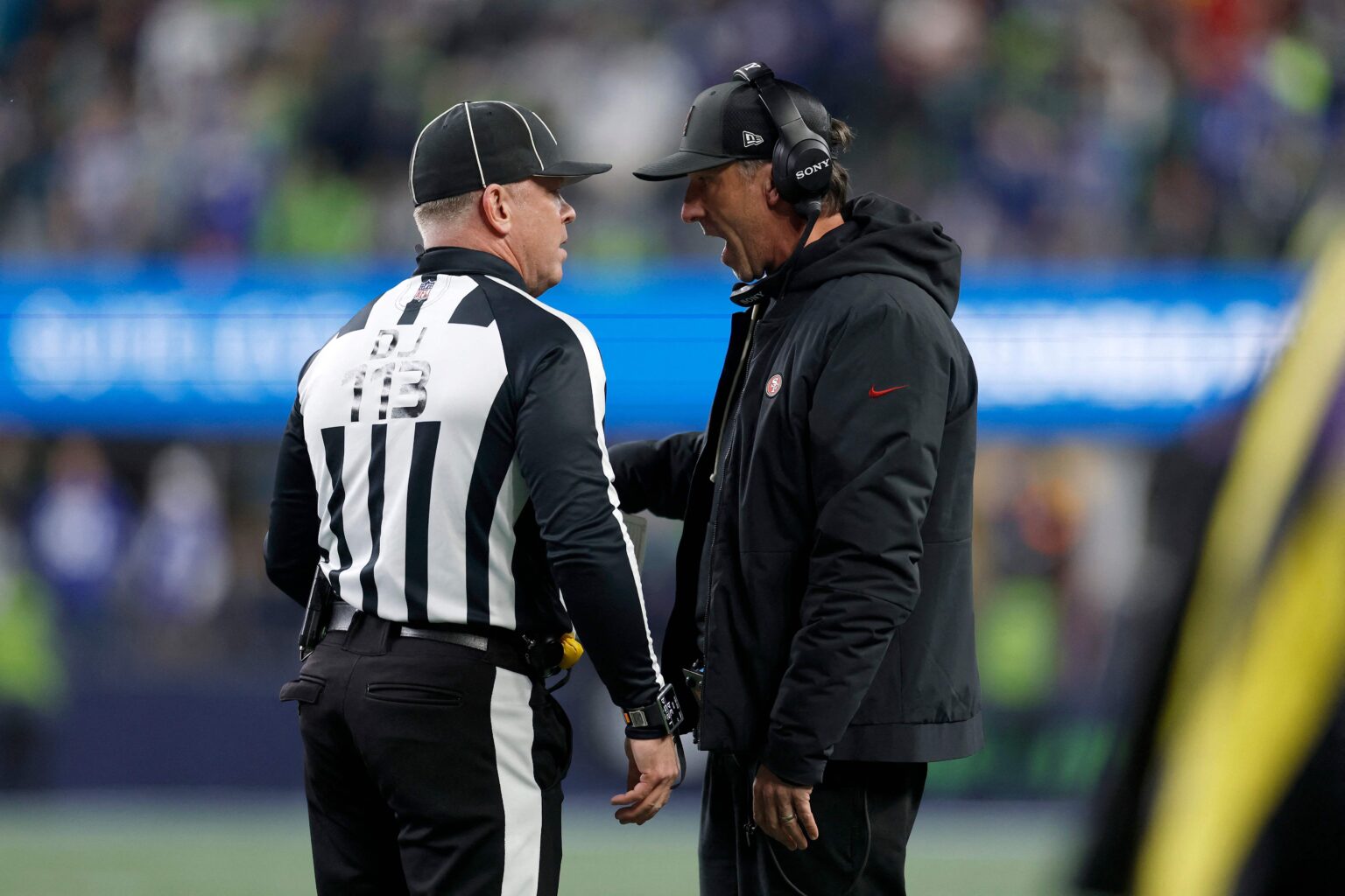 Árbitros do Super Bowl: Profissionais Diversificados e a Pressão da Arbitragem