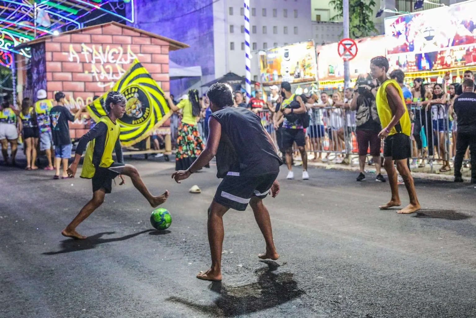Bloco 6 é D+: Um Samba-Enredo que Celebra a Força da Periferia Bloco 6 é D+: Um Samba-Enredo que Celebra a Força da Periferia