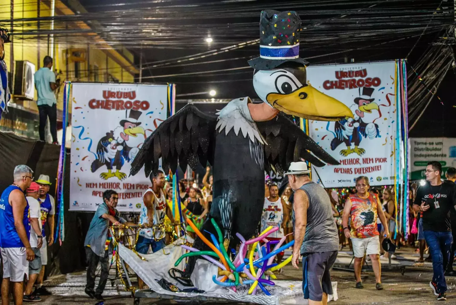 Bloco Urubu Cheiroso anima Carnaval em Rio Branco: participe da festa!