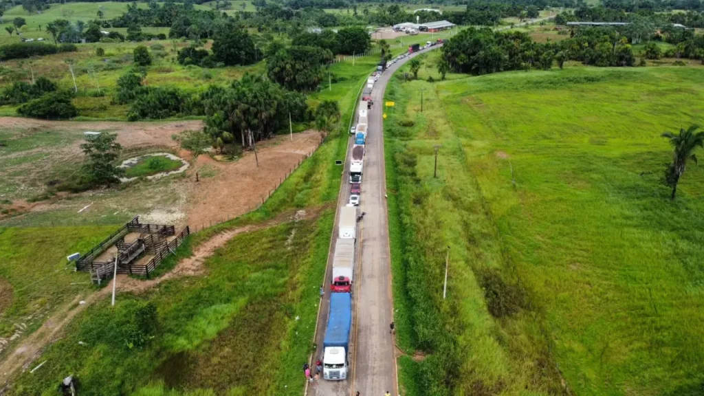 BR-364 Liberada Após Acordo Entre Manifestantes e PRF em Acre BR-364 Liberada Após Acordo Entre Manifestantes e PRF em Acre