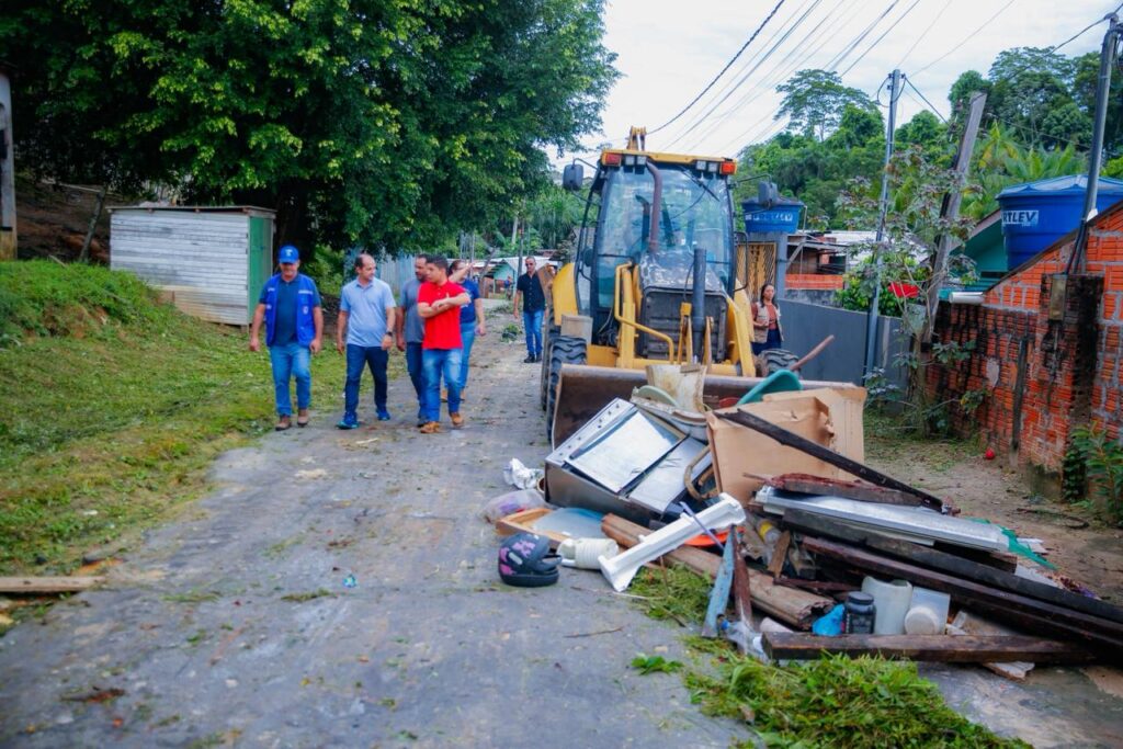 Cruzeiro do Sul Intensifica Combate à Dengue com Operação Cidade Limpa