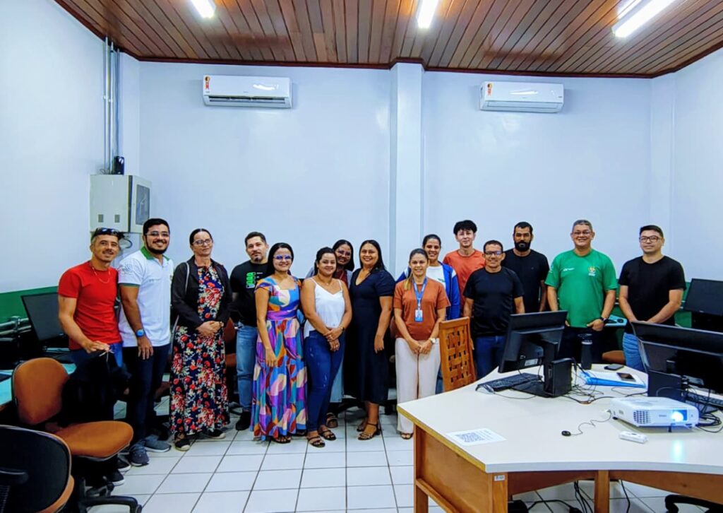 Educação do Campo: Capacitação em Tecnologia para Professores Rurais de Cruzeiro do Sul Educação do Campo: Capacitação em Tecnologia para Professores Rurais de Cruzeiro do Sul