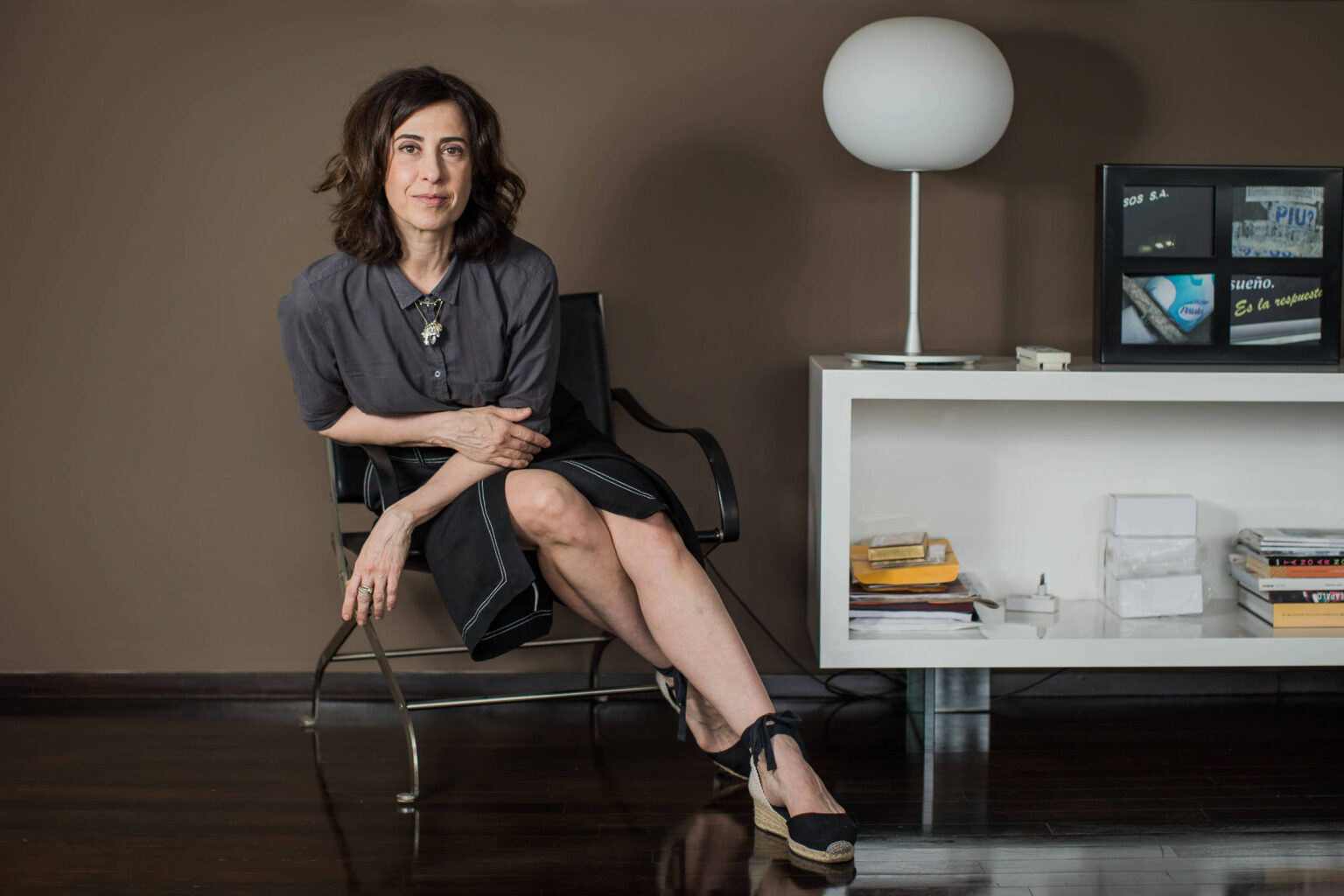 Fernanda Torres e a Política Brasileira: Um Espetáculo à Moda do 'Telecatch'