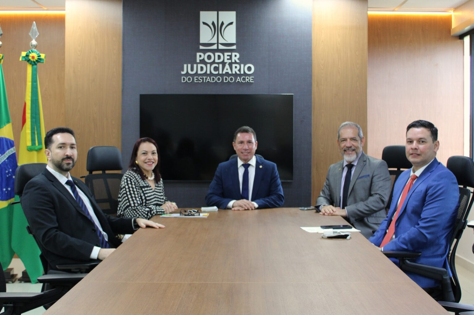 Fortalecendo Laços: TJAC e PGE-AC Trabalham em Harmonia