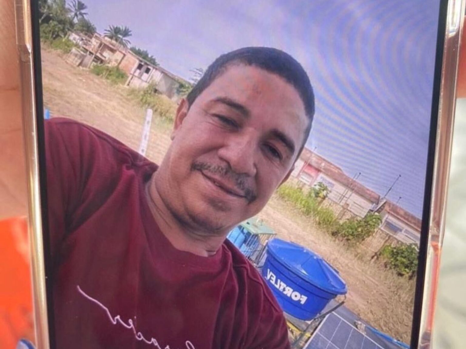 Mulher com Medida Protetiva é Esfaqueada pelo Ex-Marido no AC; Suspeito Está Foragido Mulher com Medida Protetiva é Esfaqueada pelo Ex-Marido no AC; Suspeito Está Foragido