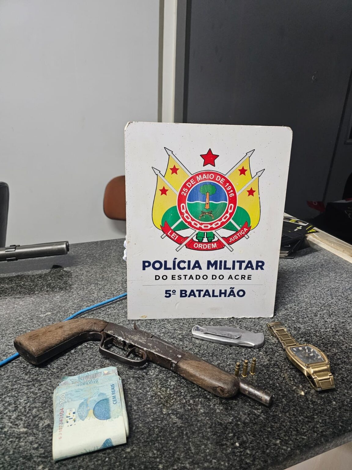 Mulher Escapa de Tentativa de Feminicídio no Acre: Um Ato de Coragem