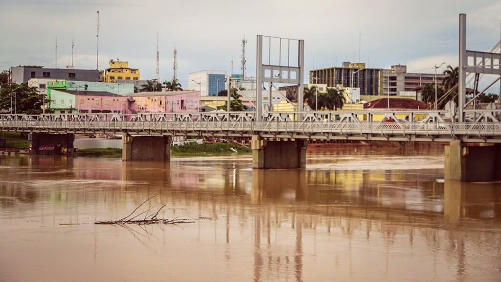 Nível do Rio Acre em Queda: Situação Abaixo da Cota de Alerta em Rio Branco