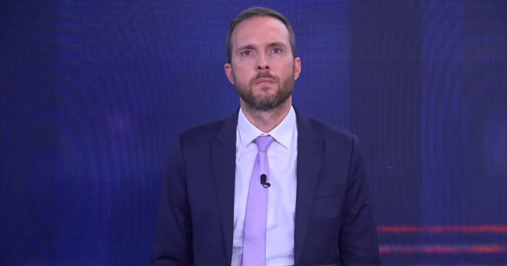 Poit Defende o Fim do Inquérito das Fake News: Urgente e Necessário Poit Defende o Fim do Inquérito das Fake News: Urgente e Necessário