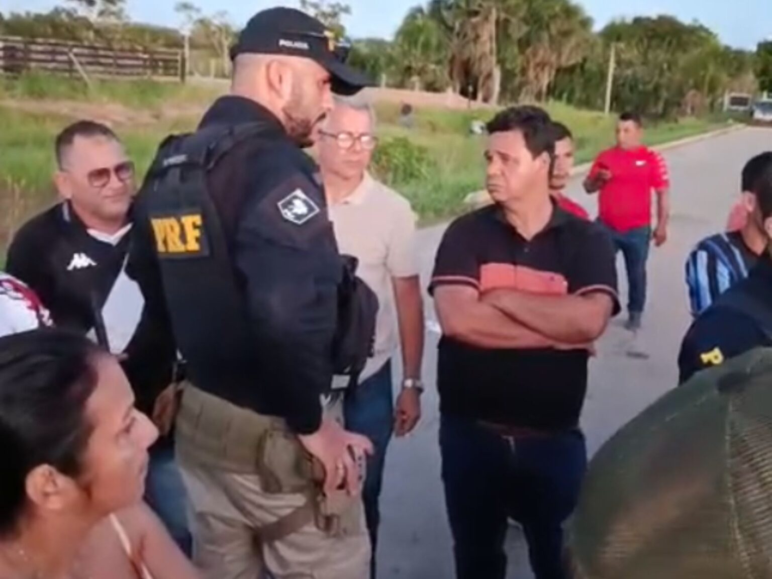 Protestos em Feijó: Moradores bloqueiam BR-364 por melhorias na saúde Protestos em Feijó: Moradores bloqueiam BR-364 por melhorias na saúde