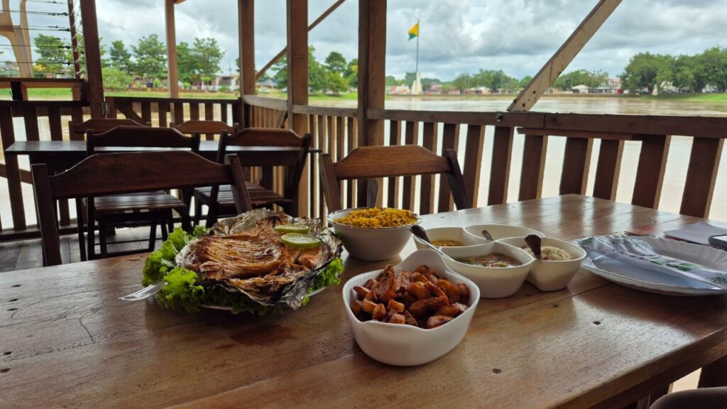 Restaurante Flutuante no Rio Acre: Uma Experiência Gastronômica e Cultural Única