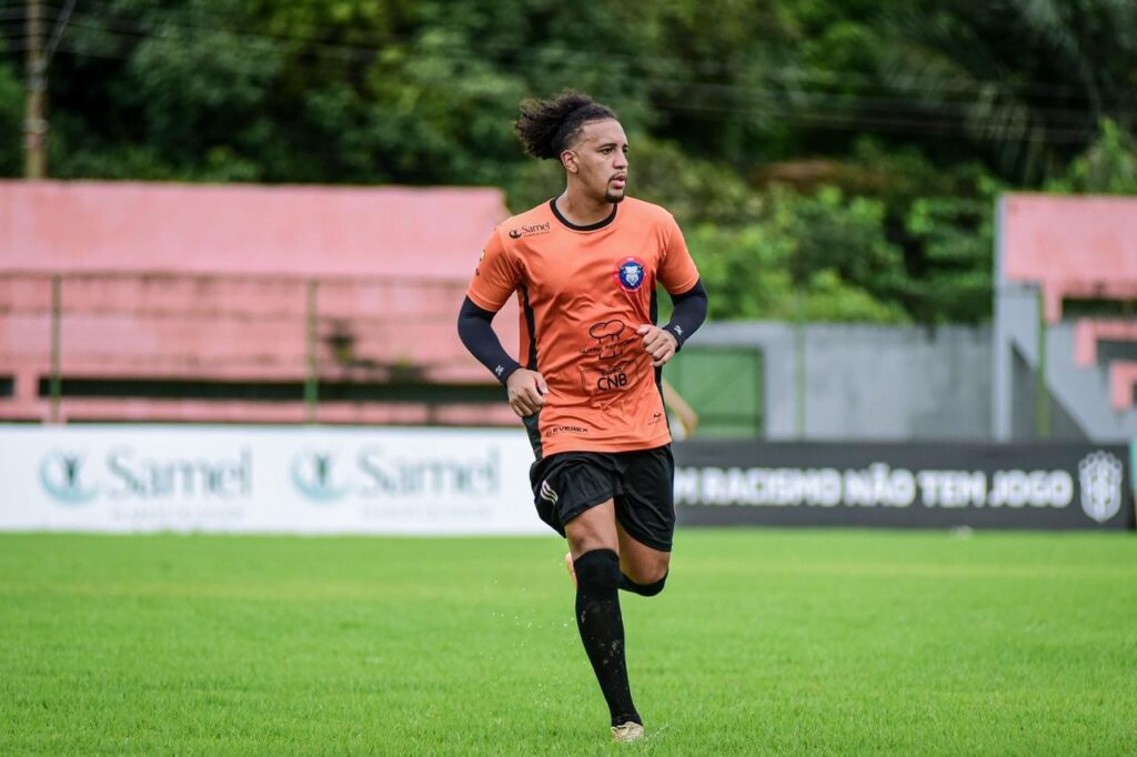 Rio Branco-AC Anuncia Retorno de Meia Campeão Acreano: Thiago Dunha de Volta ao Estrelão Rio Branco-AC Anuncia Retorno de Meia Campeão Acreano: Thiago Dunha de Volta ao Estrelão