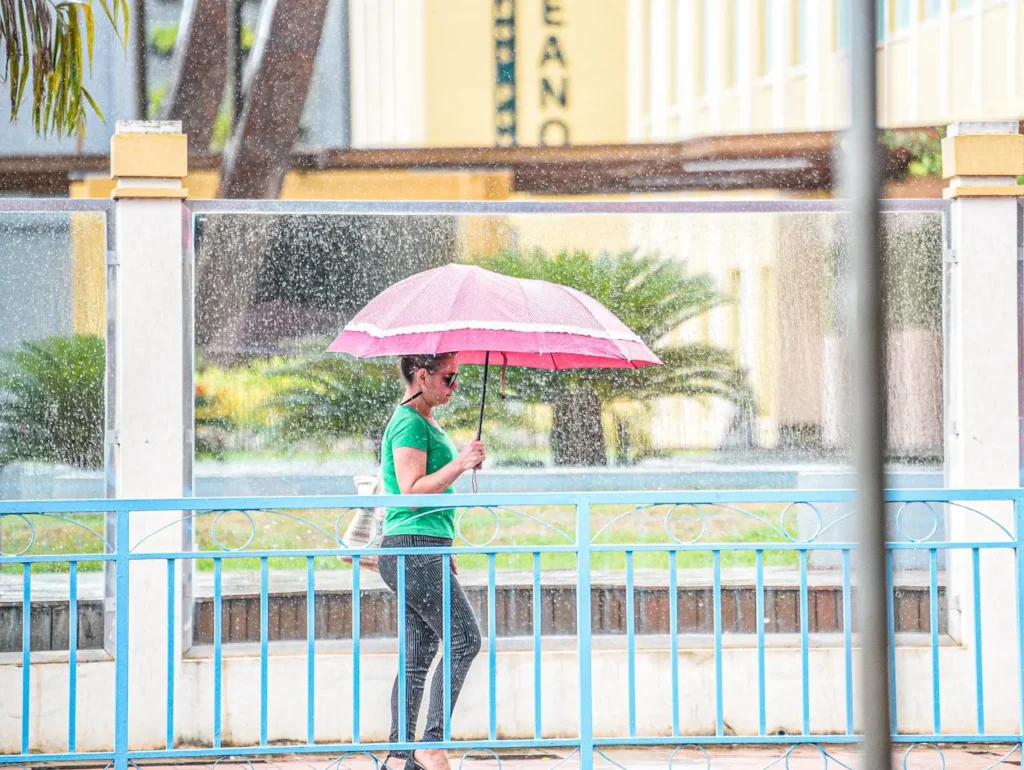 Terça-feira no Acre: calor e chuvas instáveis marcam a previsão do tempo