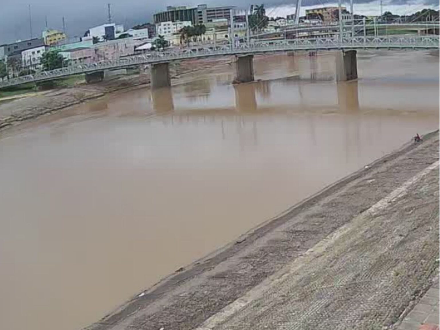 Vazante do Rio Acre: Famílias Retornam para Casa Após Seis Dias de Cheia