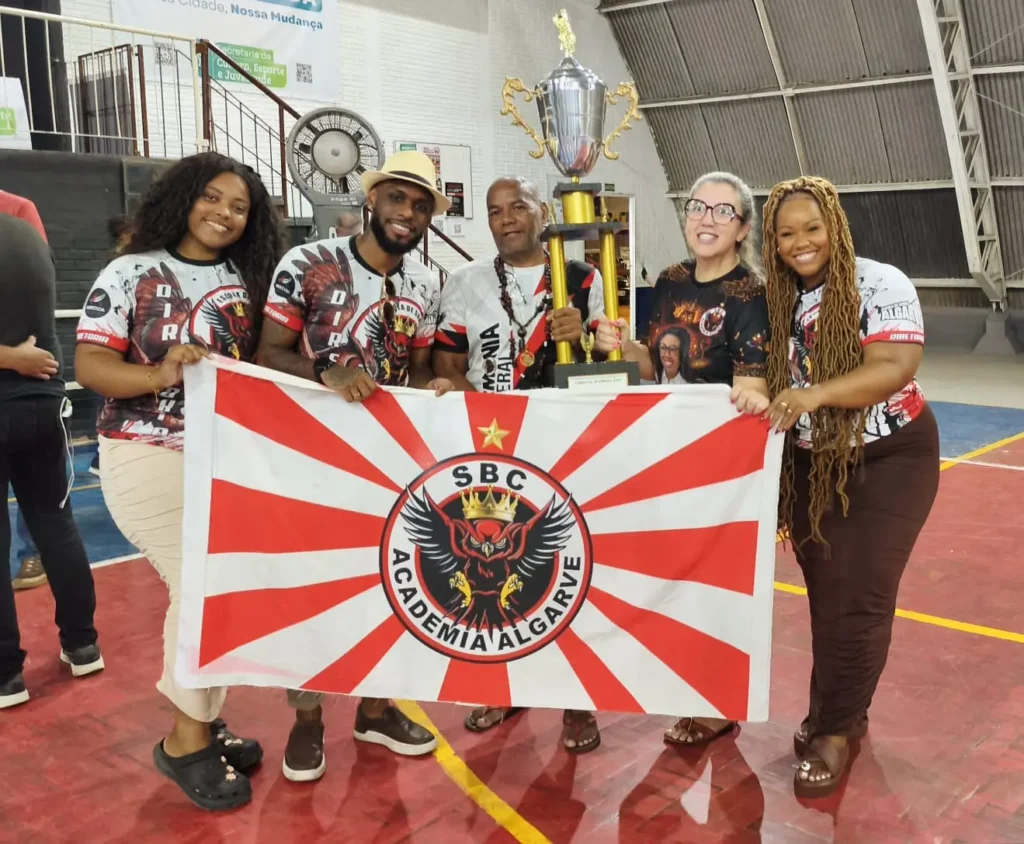 Academia Algarve Conquista o Título de Campeã do Carnaval de Alvorada 2026 Academia Algarve Conquista o Título de Campeã do Carnaval de Alvorada 2026