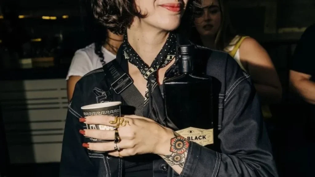 Adeus Balada? Coffee Raves Redefinem o Café na Cultura da Nova Geração