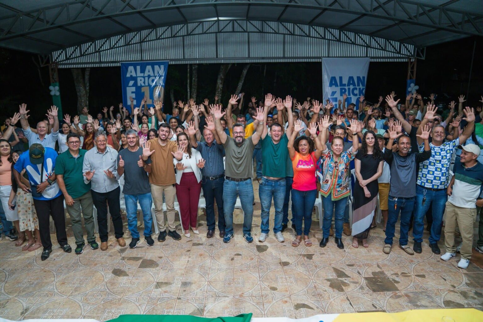 Alan Rick une acreanos em oração por Bolsonaro e reafirma investimentos em Acrelândia Alan Rick une acreanos em oração por Bolsonaro e reafirma investimentos em Acrelândia