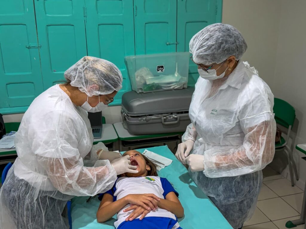 Brasiléia Reforça Saúde Bucal com Mobilização Nacional – Dia B de Saúde Bucal Brasiléia Reforça Saúde Bucal com Mobilização Nacional – Dia B de Saúde Bucal