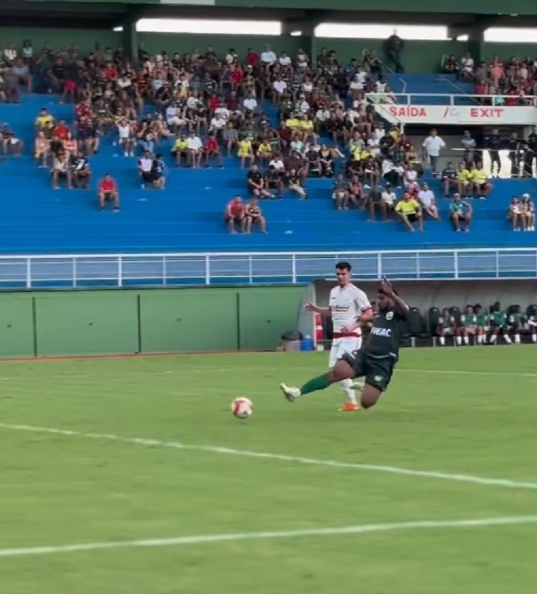 Diego Afirma que Galvez Não Vai se acomodar e Explica Comemoração do Gol: ‘Extravasar’ Diego Afirma que Galvez Não Vai se acomodar e Explica Comemoração do Gol: 'Extravasar'