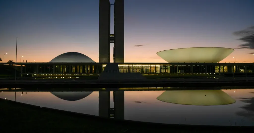 Eleições 2026: Os Políticos com a Pior Imagem Pública Segundo Pesquisa