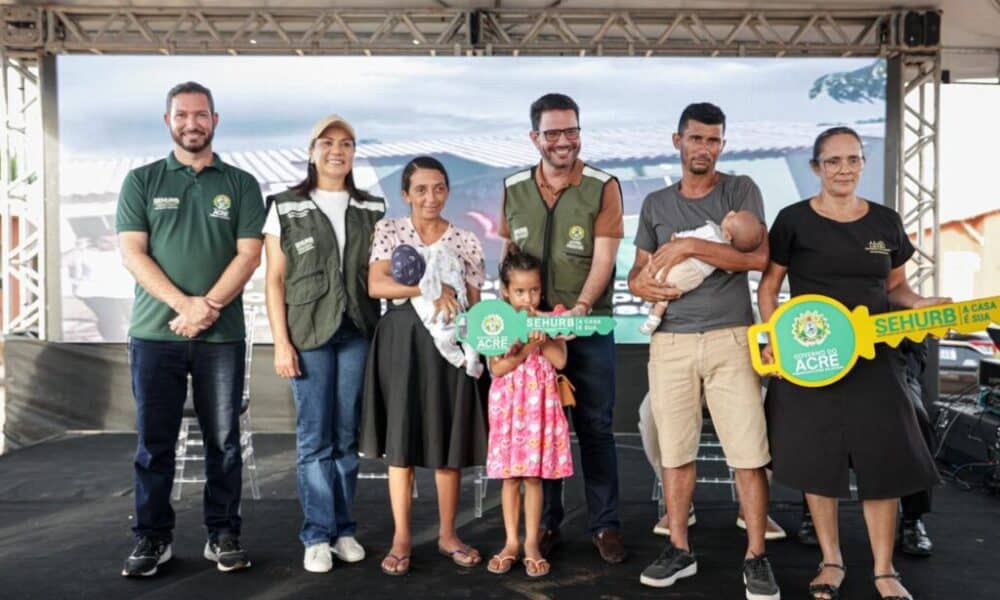 Governador e Vice Entregam 80 Moradias em Ação Social no Acre Governador e Vice Entregam 80 Moradias em Ação Social no Acre