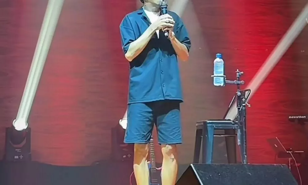 Humorista Acreano Encanta ao Abrir Show de Whinderson Nunes Humorista Acreano Encanta ao Abrir Show de Whinderson Nunes