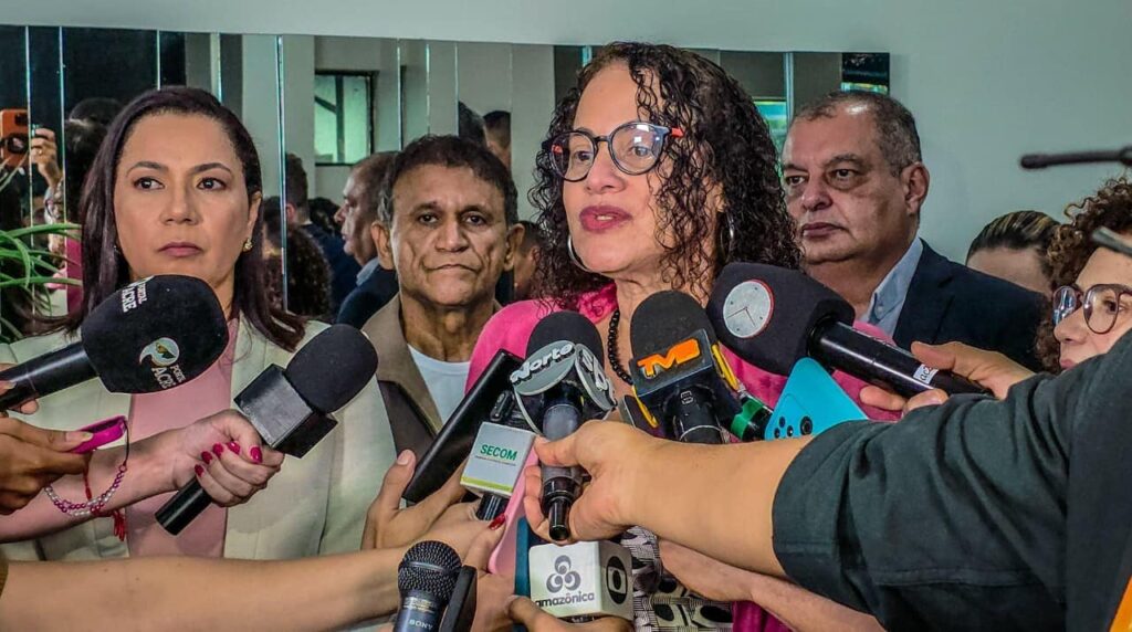 Ministra Luciana Santos Anuncia R$ 109 Milhões em Investimentos em Tecnologia no Acre Ministra Luciana Santos Anuncia R$ 109 Milhões em Investimentos em Tecnologia no Acre