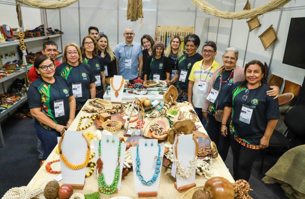 Projeto Artesanato Florestal: Fortalecendo a Economia Sustentável no Acre Projeto Artesanato Florestal: Fortalecendo a Economia Sustentável no Acre