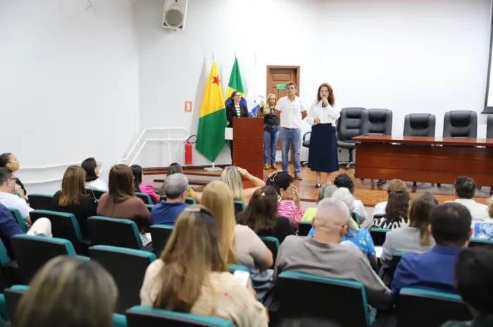 Seminário no Acre Discute Implementação da Lei de Psicologia e Serviço Social nas Escolas