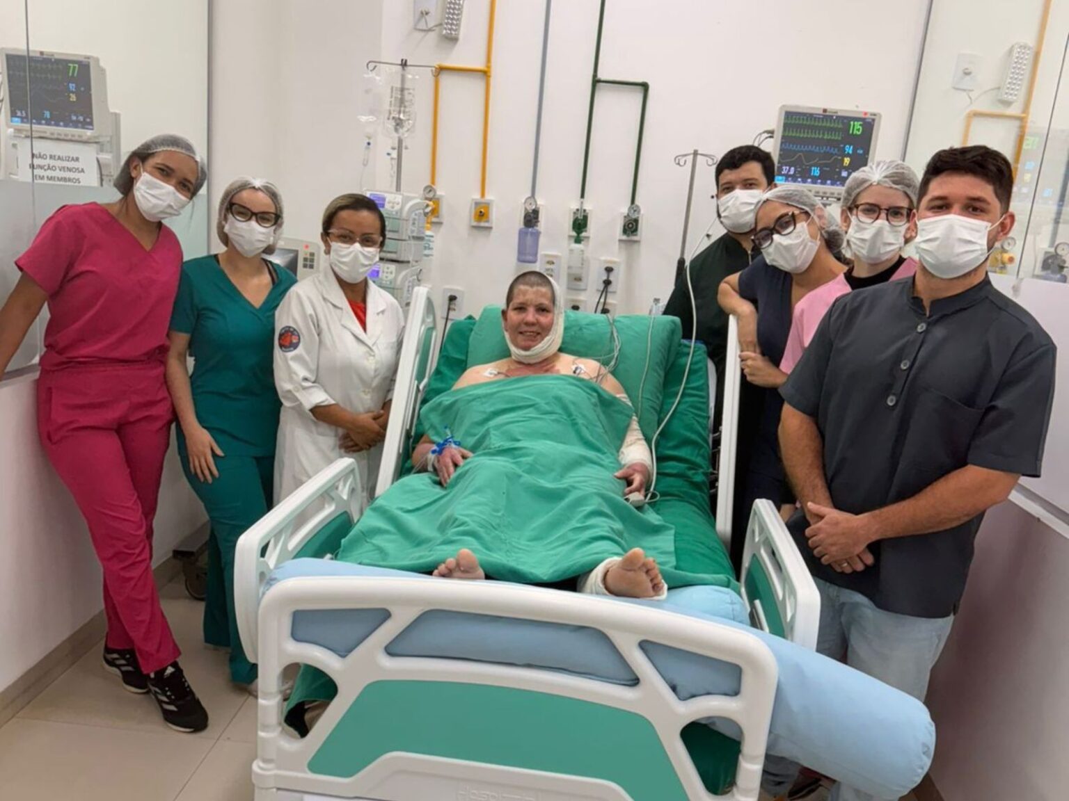 Sobrevivente de Explosão com Álcool Recebe Alta da UTI: ‘Uma Nova Chance na Vida’ Sobrevivente de Explosão com Álcool Recebe Alta da UTI: 'Uma Nova Chance na Vida'