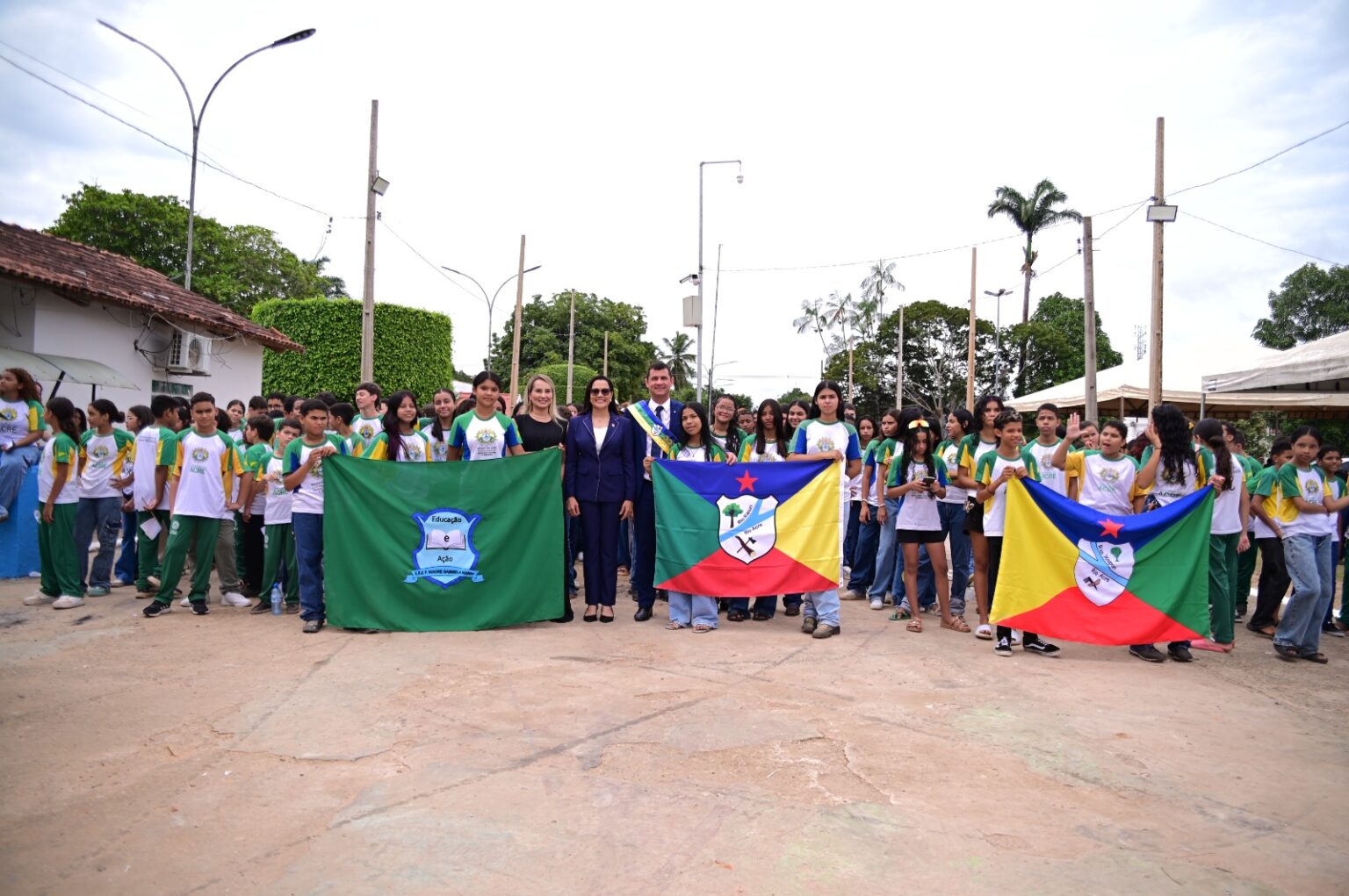 Vice-Governadora Mailza Celebra os 121 Anos de Xapuri com Ato Cívico Emocionante Vice-Governadora Mailza Celebra os 121 Anos de Xapuri com Ato Cívico Emocionante