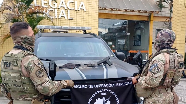 Carro Roubado é Recuperado pela PRF Durante Perseguição na Zona Norte do Rio Carro Roubado é Recuperado pela PRF Durante Perseguição na Zona Norte do Rio