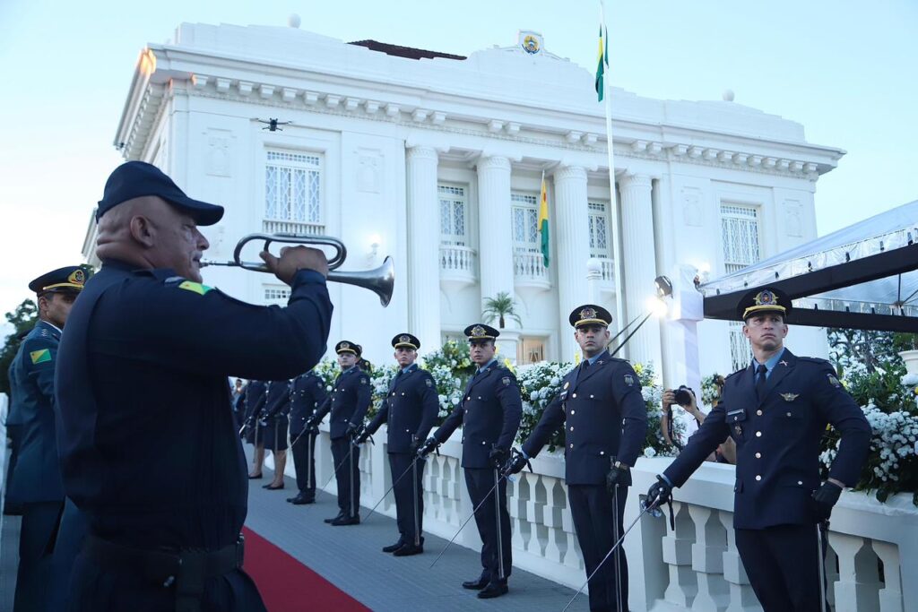 Cerimônia de Transmissão de Cargo Governamental É Marcada por Apresentações Musicais Emocionantes